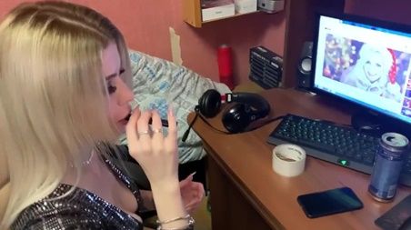 Пьяный в хлам брат развел сестру на новогодний отсос петрович